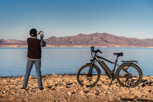 Partir en randonnée : pourquoi opter pour un vélo électrique ?